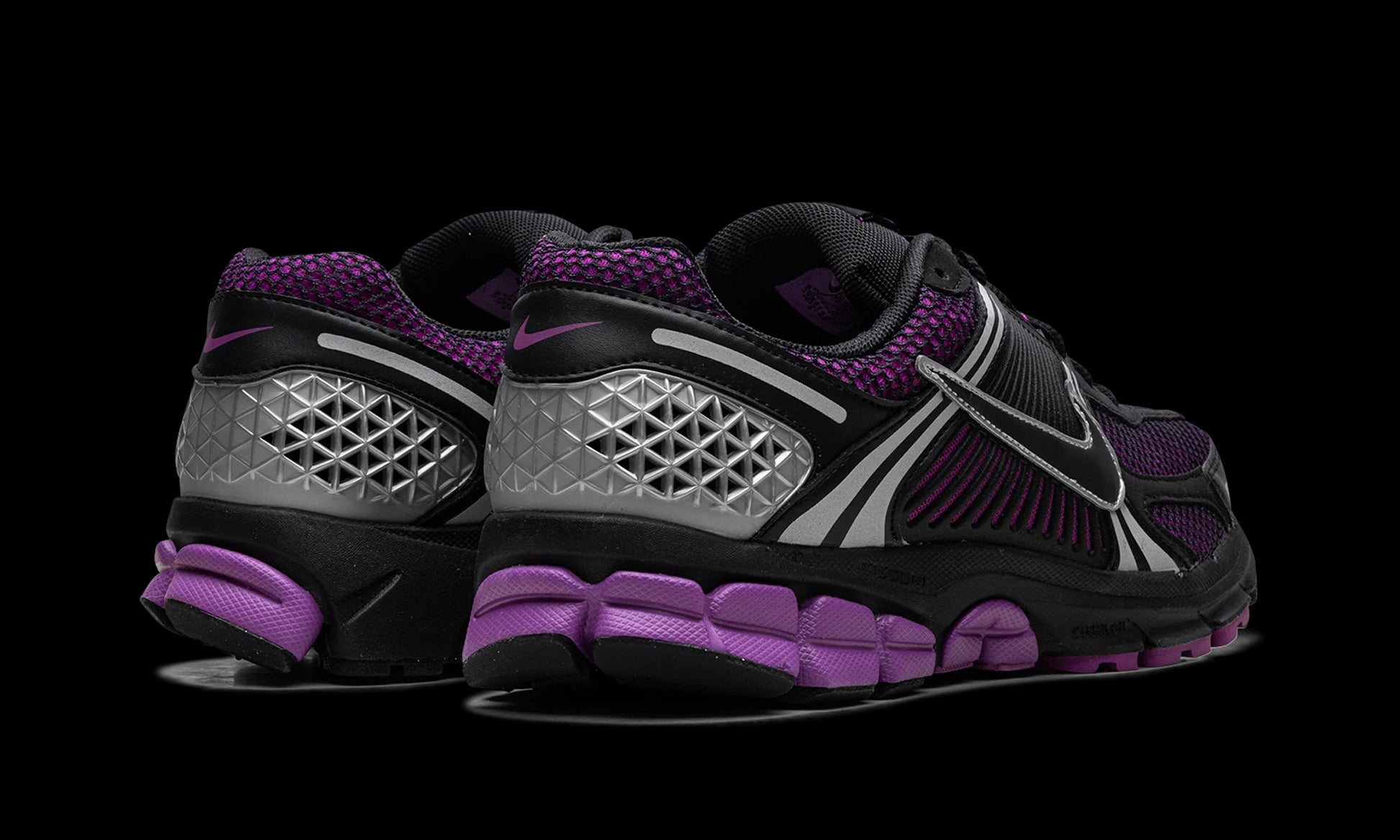 Zoom Vomero 5 "Black Vivid Purple"