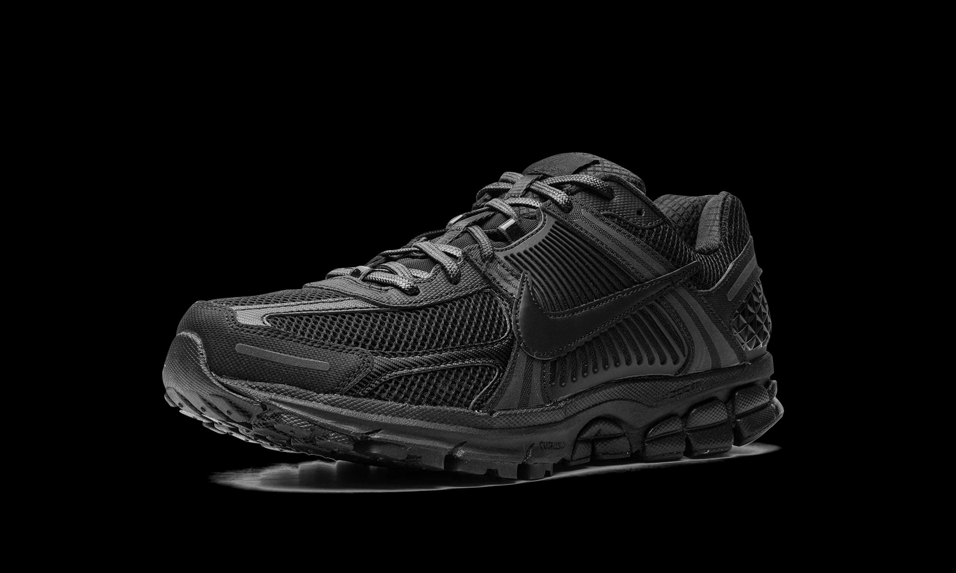Zoom Vomero 5 "Triple Black"