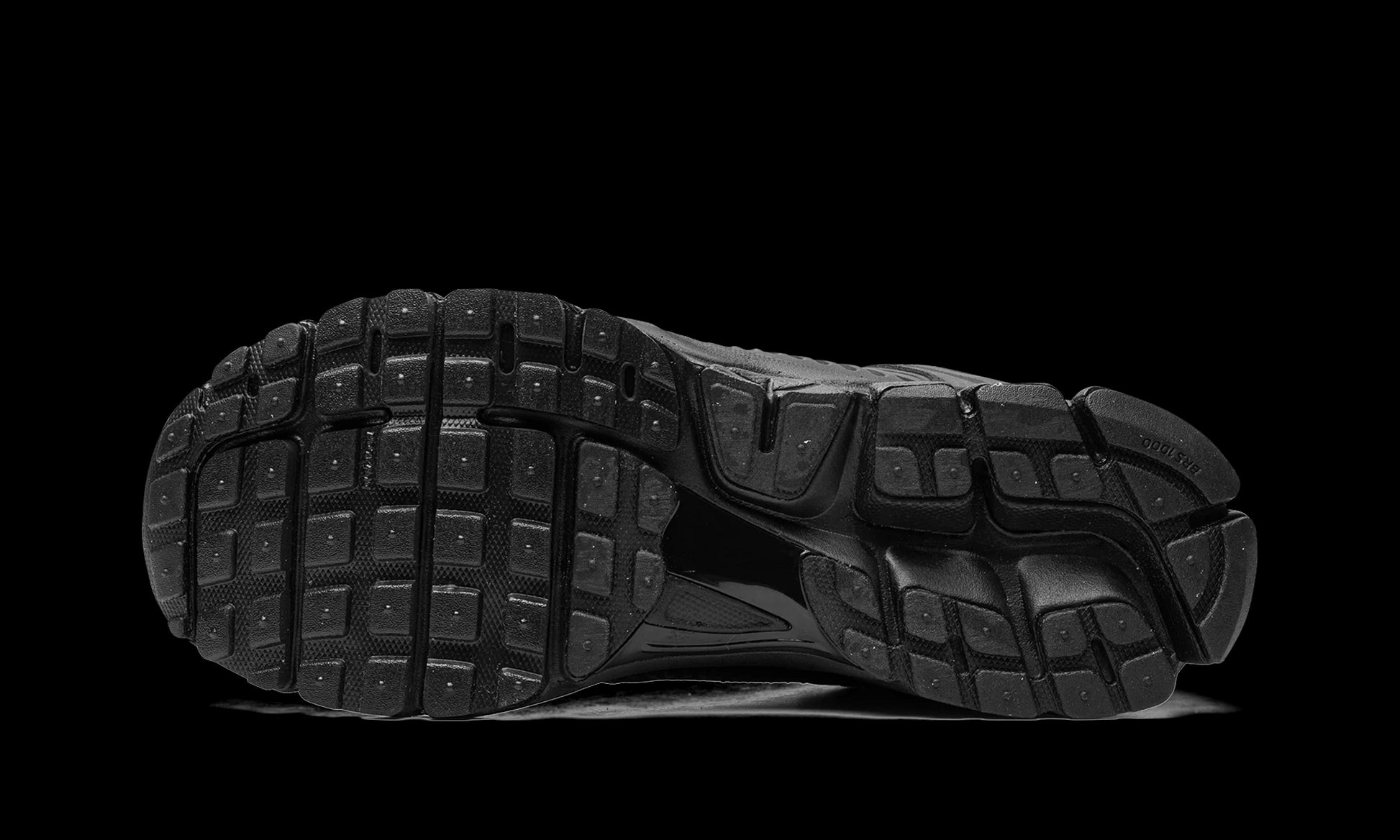 Zoom Vomero 5 "Triple Black"