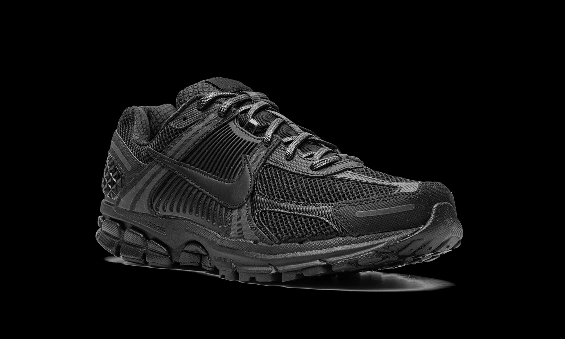 Zoom Vomero 5 "Triple Black"